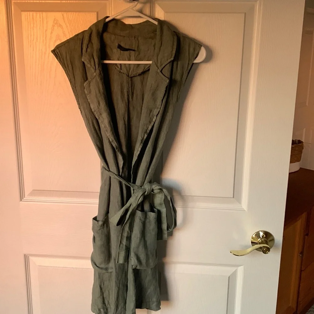Linen wrap vest - Picture 1 of 3